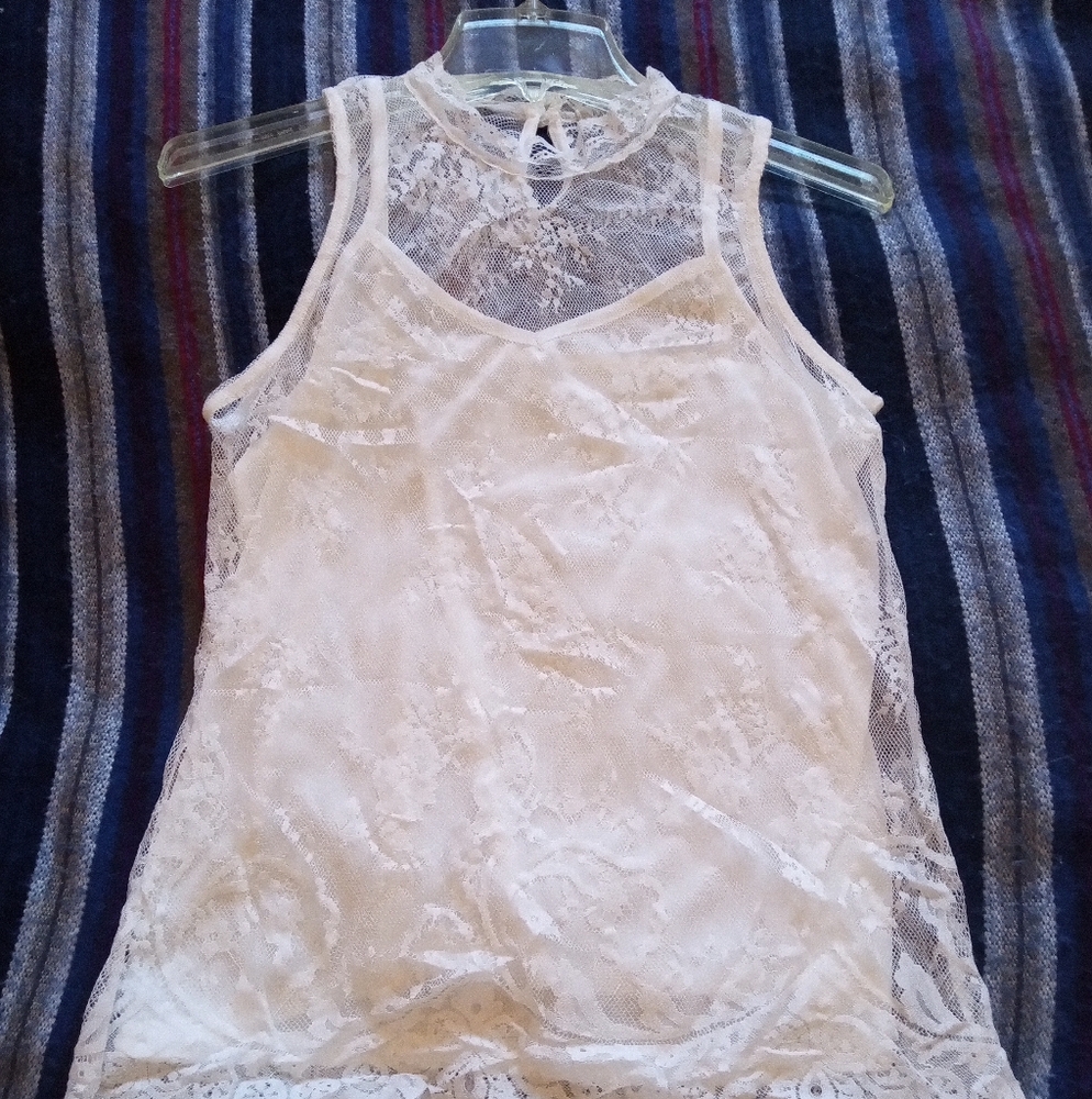 Blouse lace with built in Cami